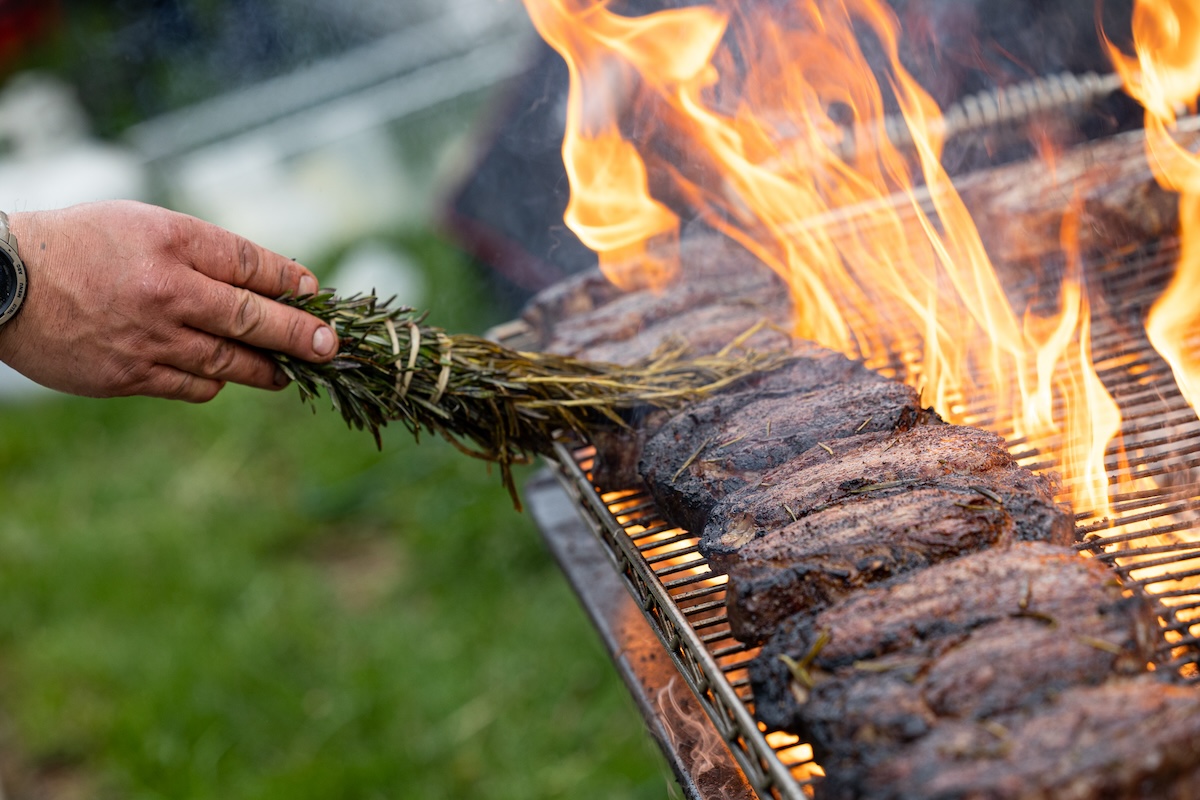 ribs on fire grill