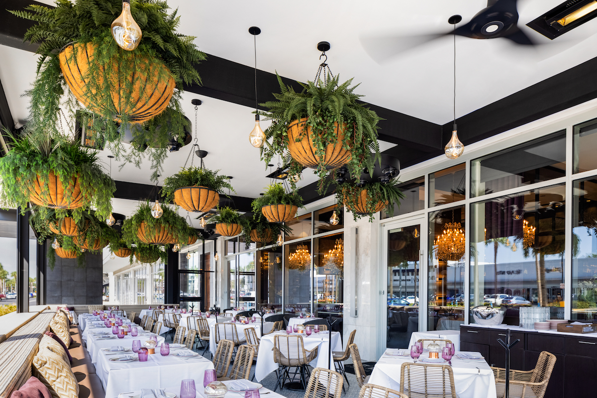 Zanti's patio gives off coastal vibes in the heart of River Oaks. | Photo by Zanti